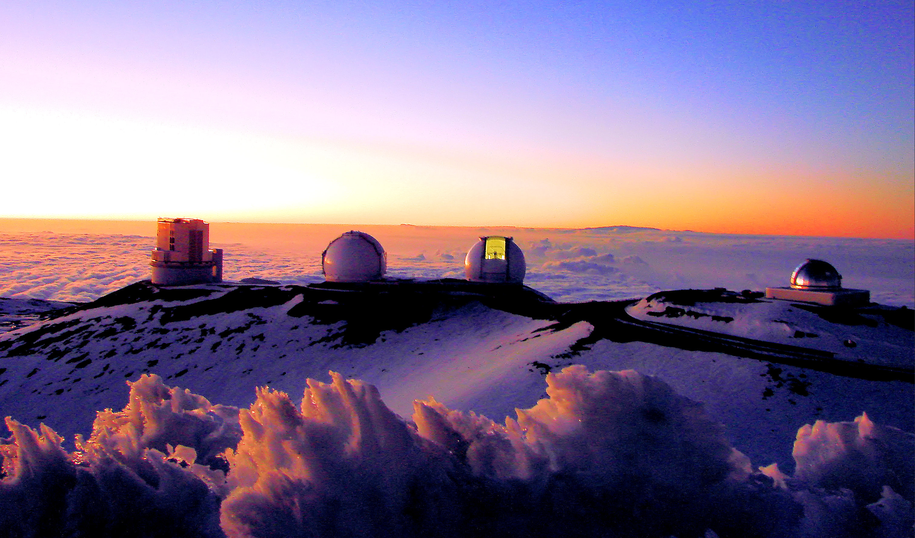 Mauna_Kea_observatory.jpg
